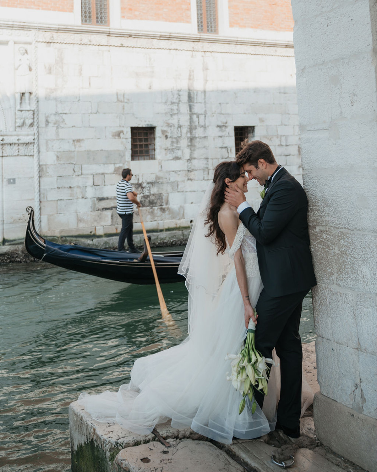 Wedding Planner con sede in Lombardia, Ivana Vegetti organizza matrimoni glamour che uniscono sensibilità estetica e approccio empatico.
