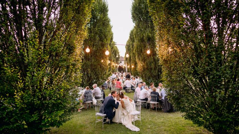 Tra emozioni e momenti indimenticabili, le nozze a Palazzo Monti della Pieve di Luisa e Fabio hanno celebrato un’autentica storia d’amore.