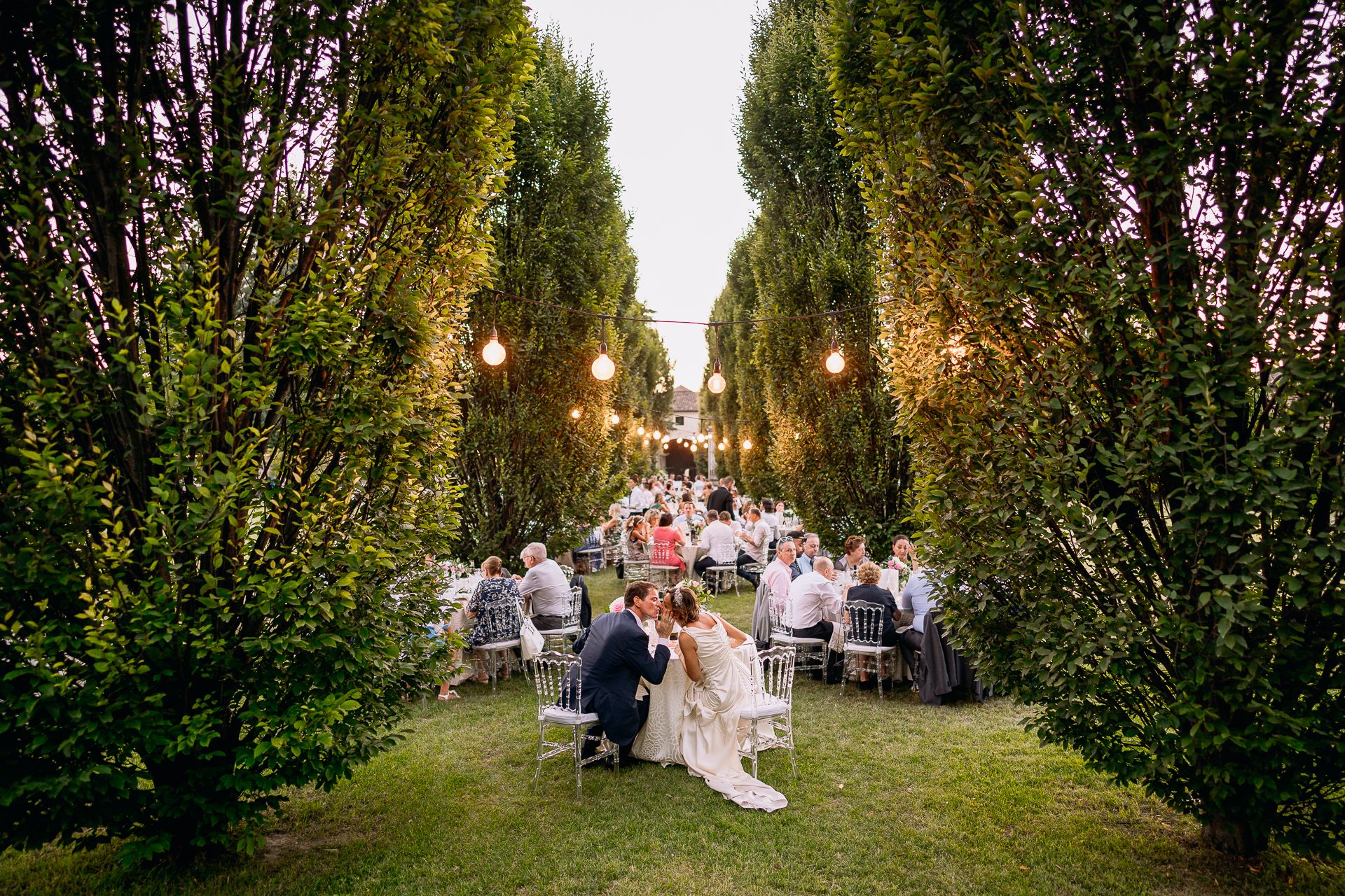 Tra emozioni e momenti indimenticabili, le nozze a Palazzo Monti della Pieve di Luisa e Fabio hanno celebrato un’autentica storia d’amore.
